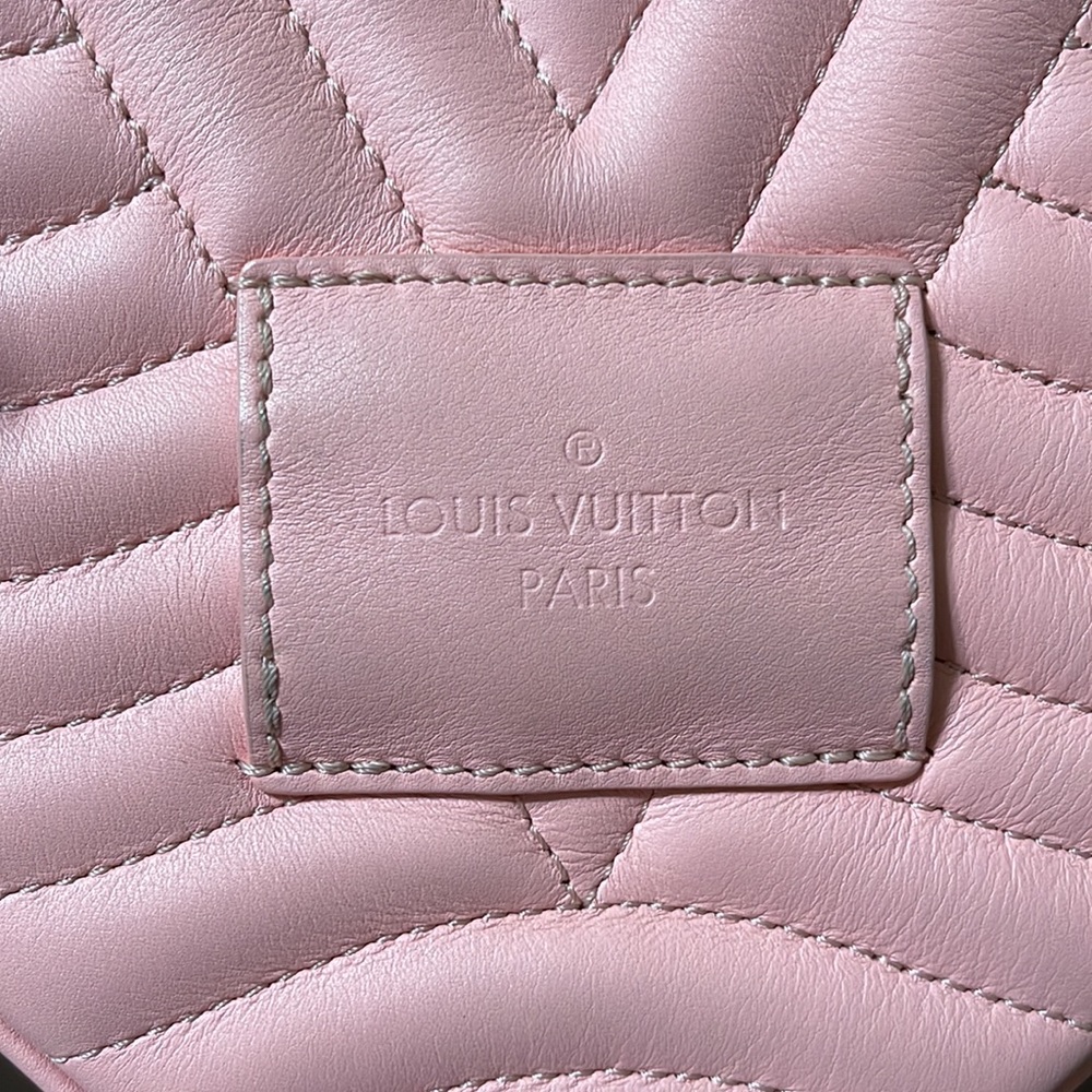 Louis Vuitton New Wave Limited Edition Love Lock Heart Pink Bag💕 - Picture 9 of 16